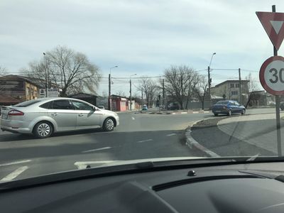 Sens giratoriu mall Galati iesire