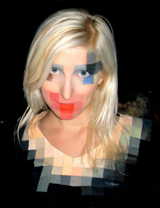 Costum Halloween rezolutie slaba