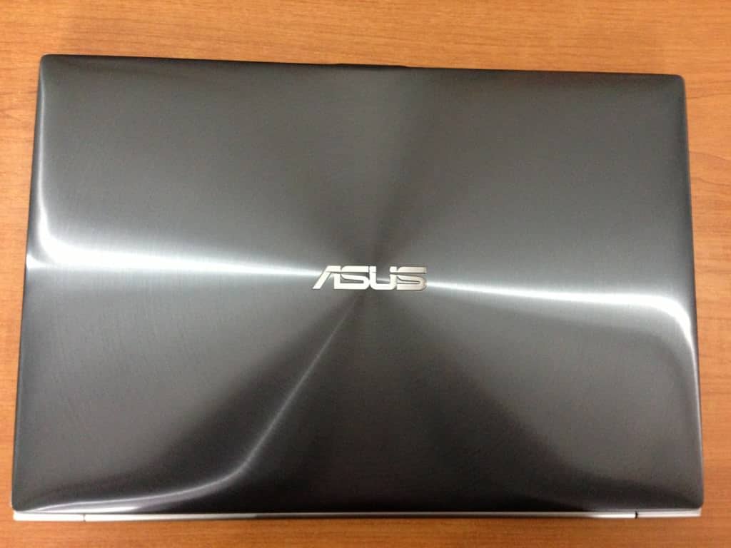 Asus ZenBook Touch de sus