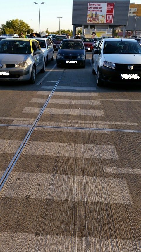 Parcare Kaufland Galati 3 trecere de pietoni