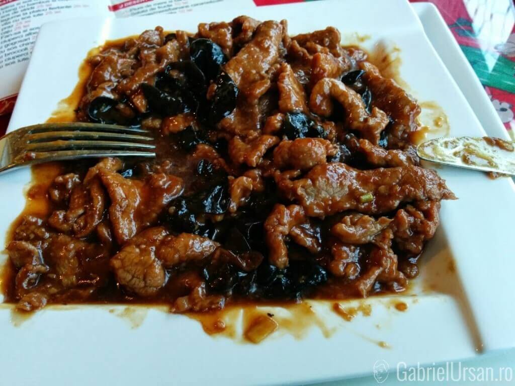 Vita cu ciuperci negre