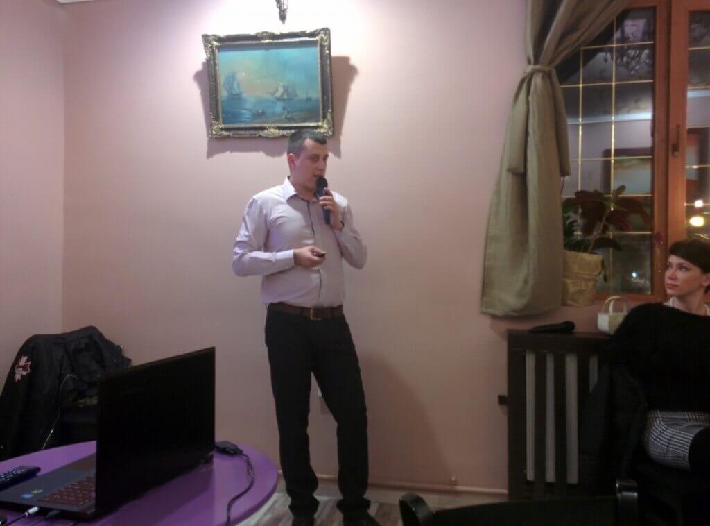 Gabriel Ursan la Doors Bistro Cafe