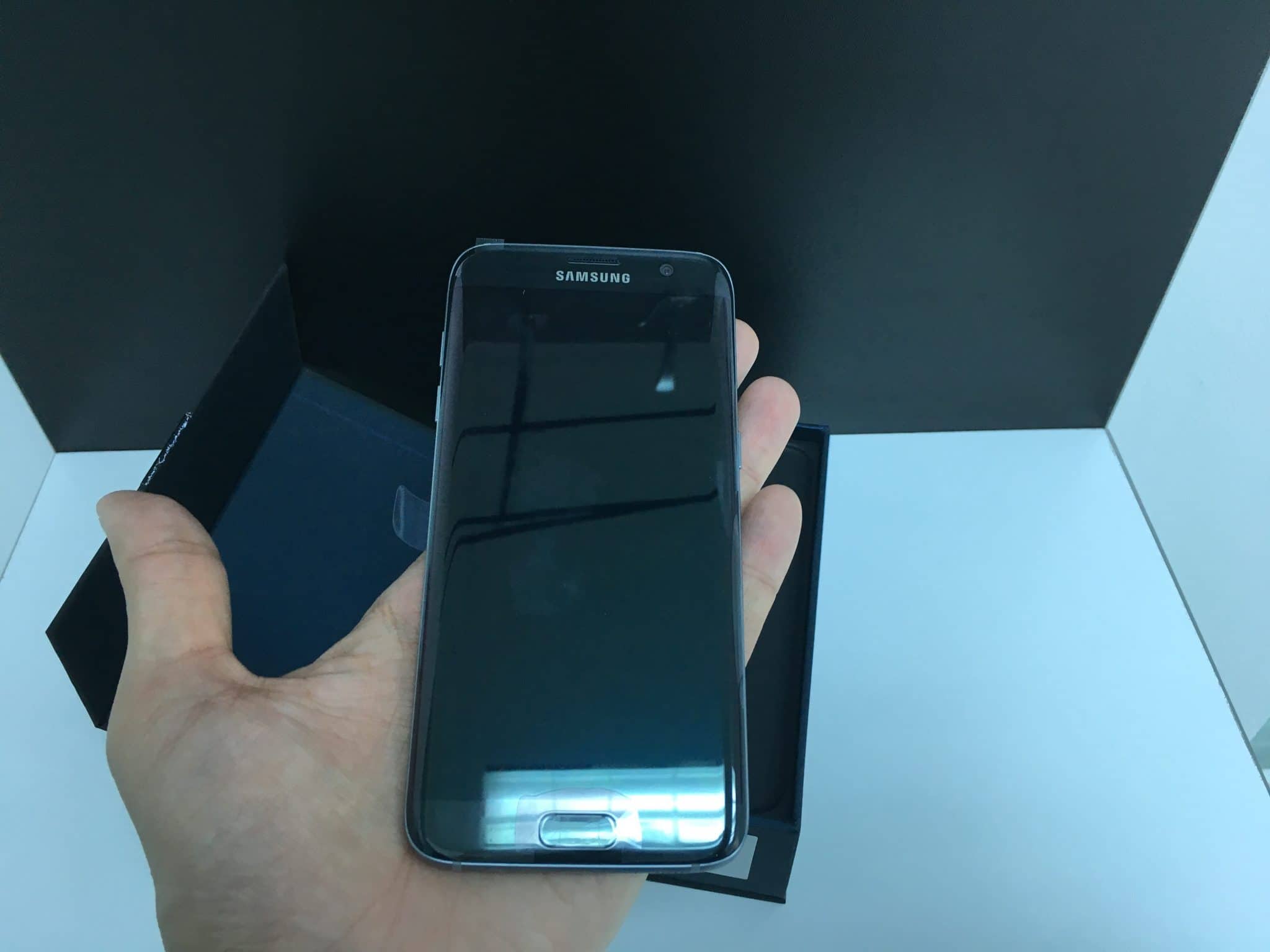 Samsung Galaxy S7 edge in mana