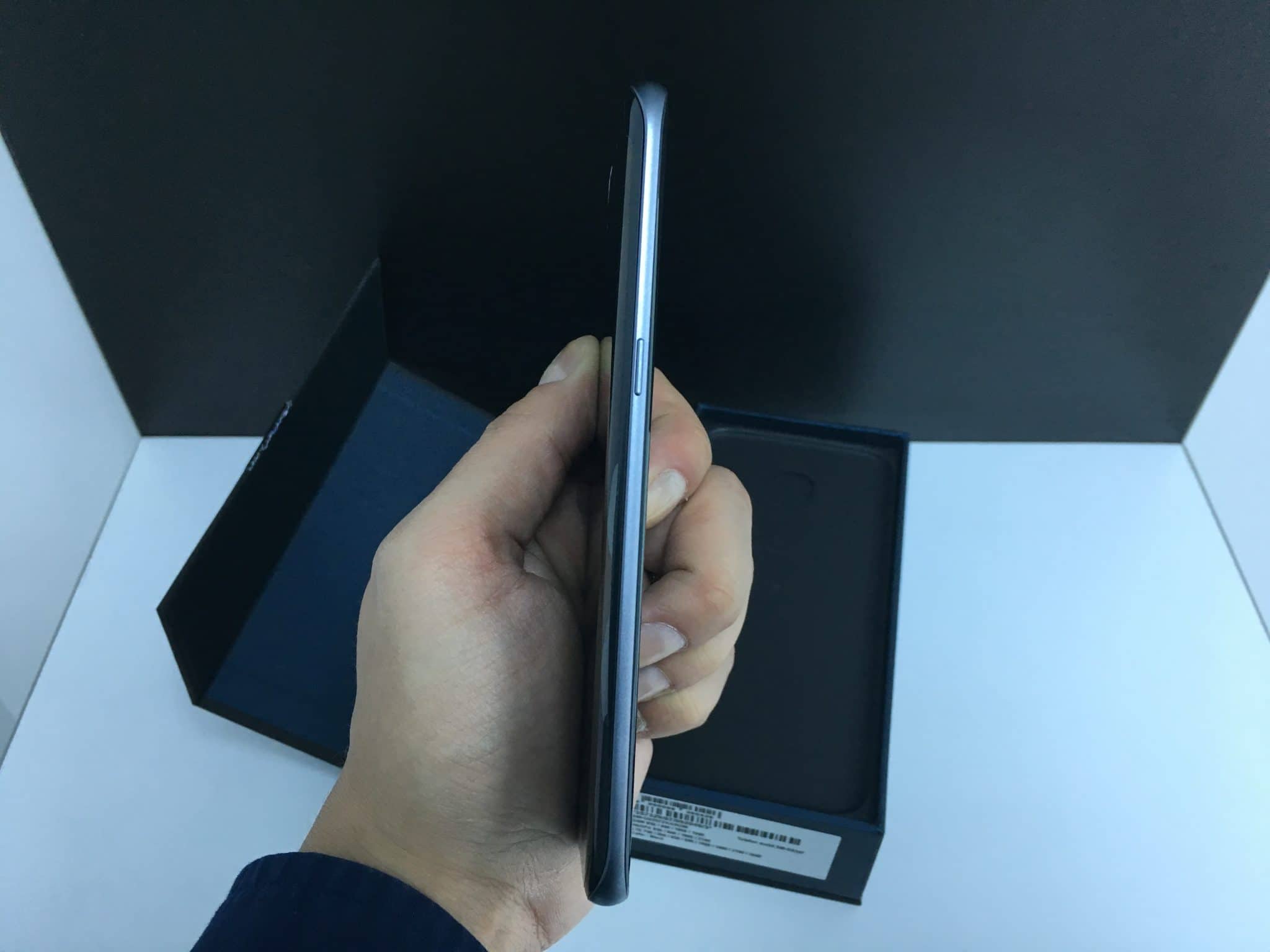 Samsung Galaxy S7 edge lateral