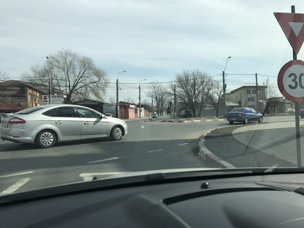 Sens giratoriu mall Galati iesire