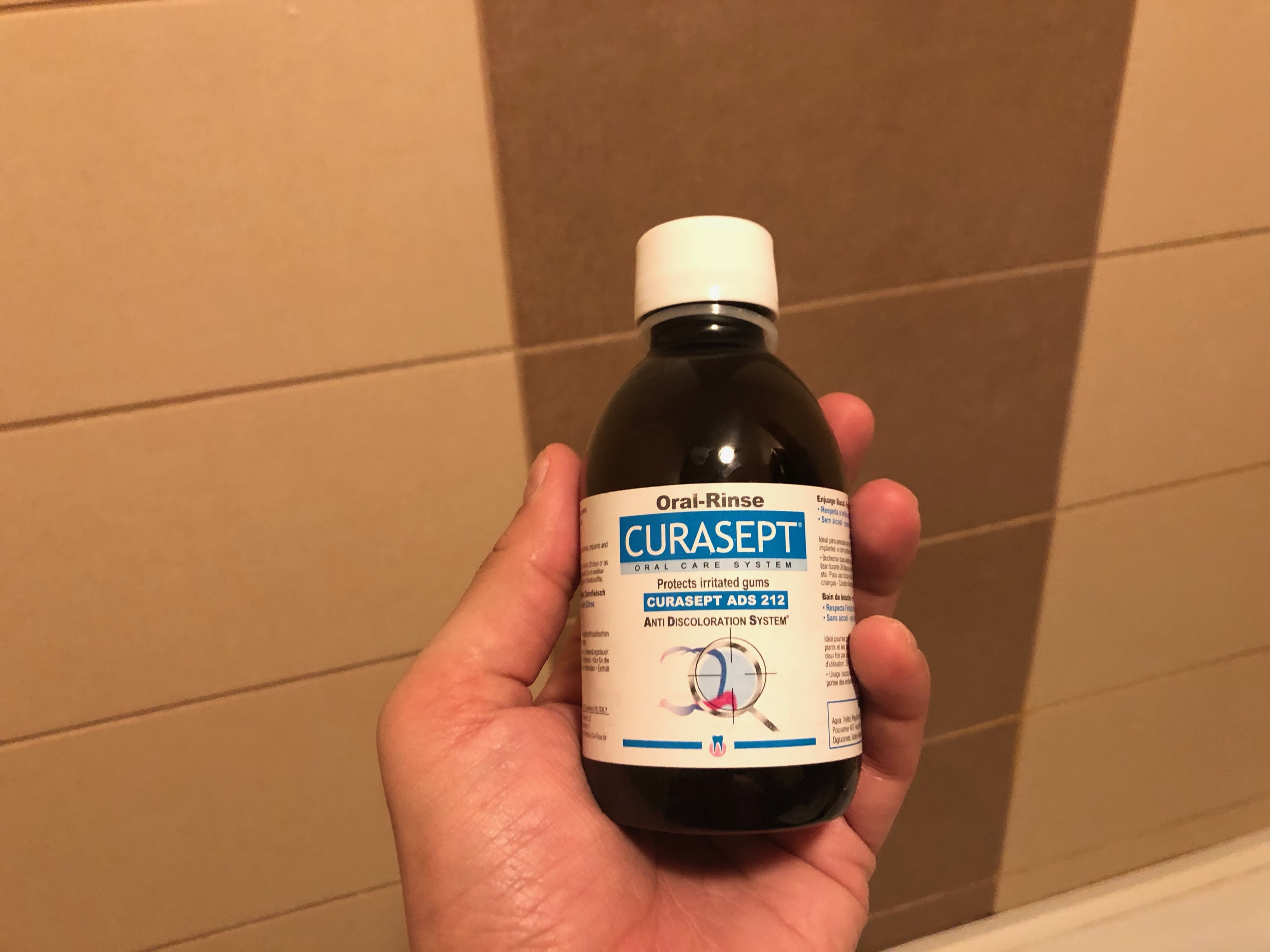 Apa de gura sangerari gingivale