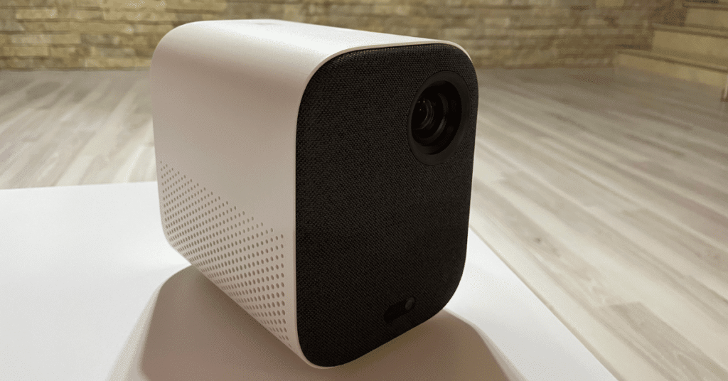 Review Xiaomi Mi Smart Compact Projector