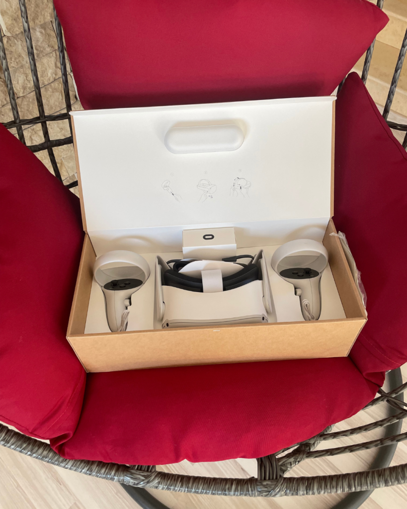 Oculus Quest 2 ce contine cutia