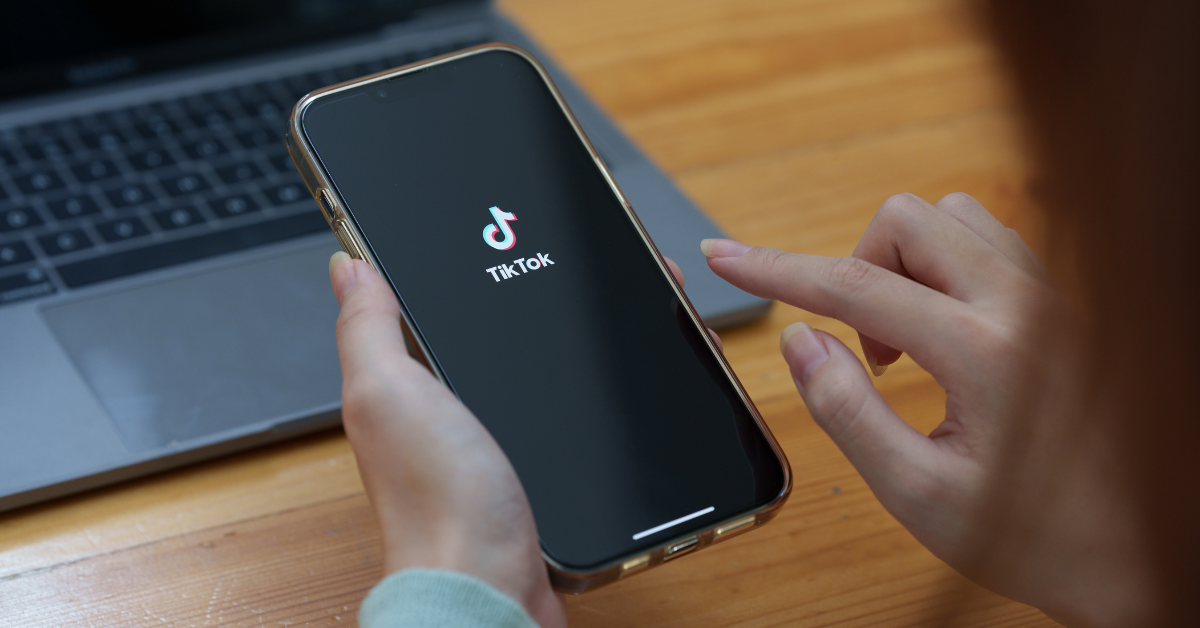 Avantajele și Dezavantajele Cumpărării de Followeri TikTok