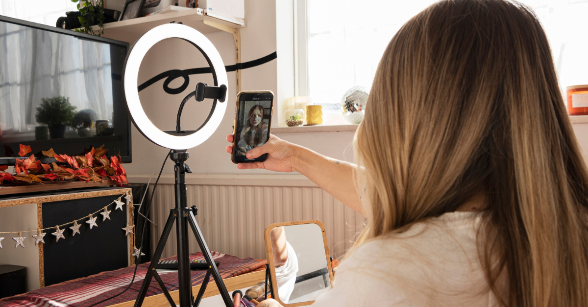 Cum cumperi urmăritori TikTok sau Instagram fără să-ți închidă contul